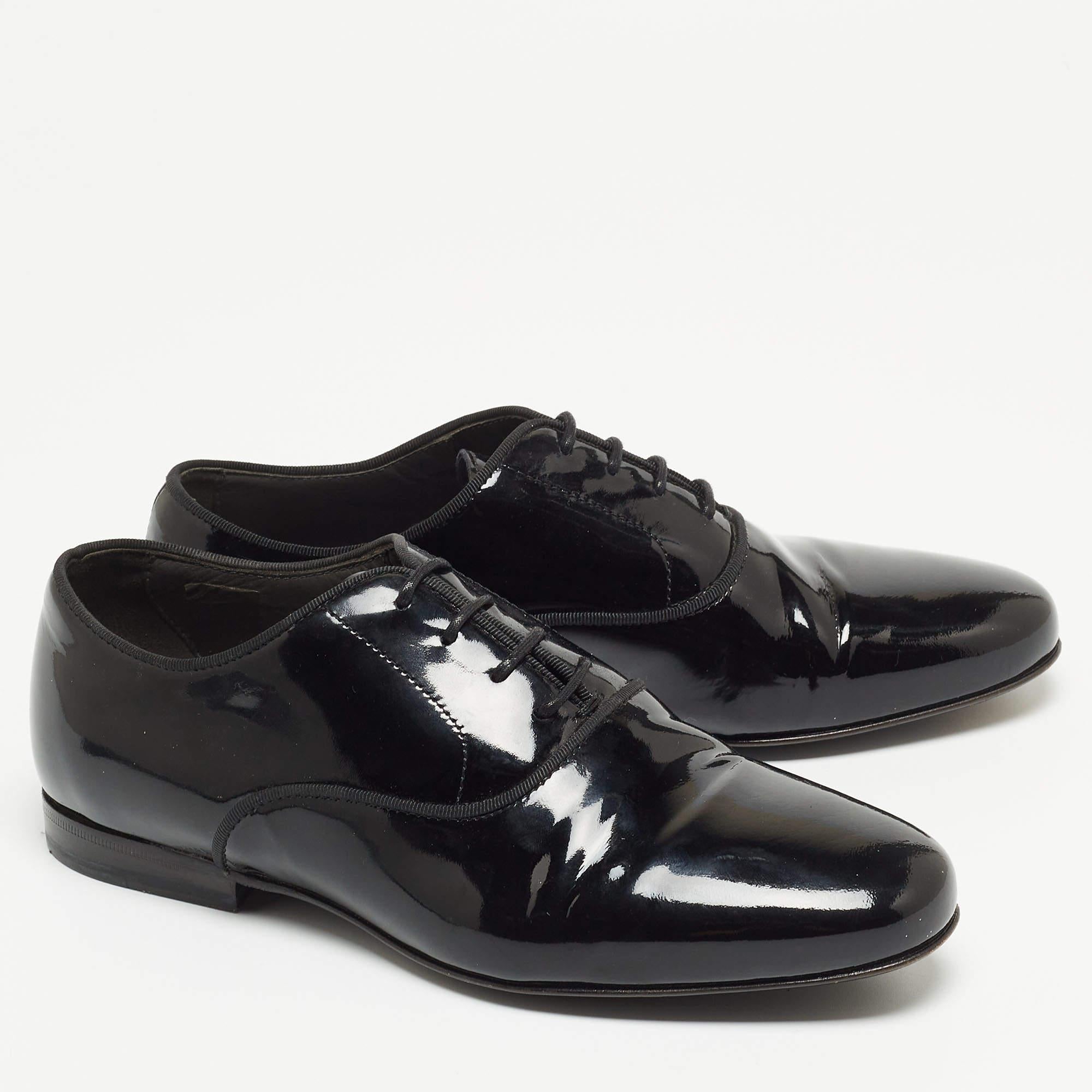 Lanvin Schwarzes Lackleder Spitzen- Oxford Größe 35.5 Damen im Angebot