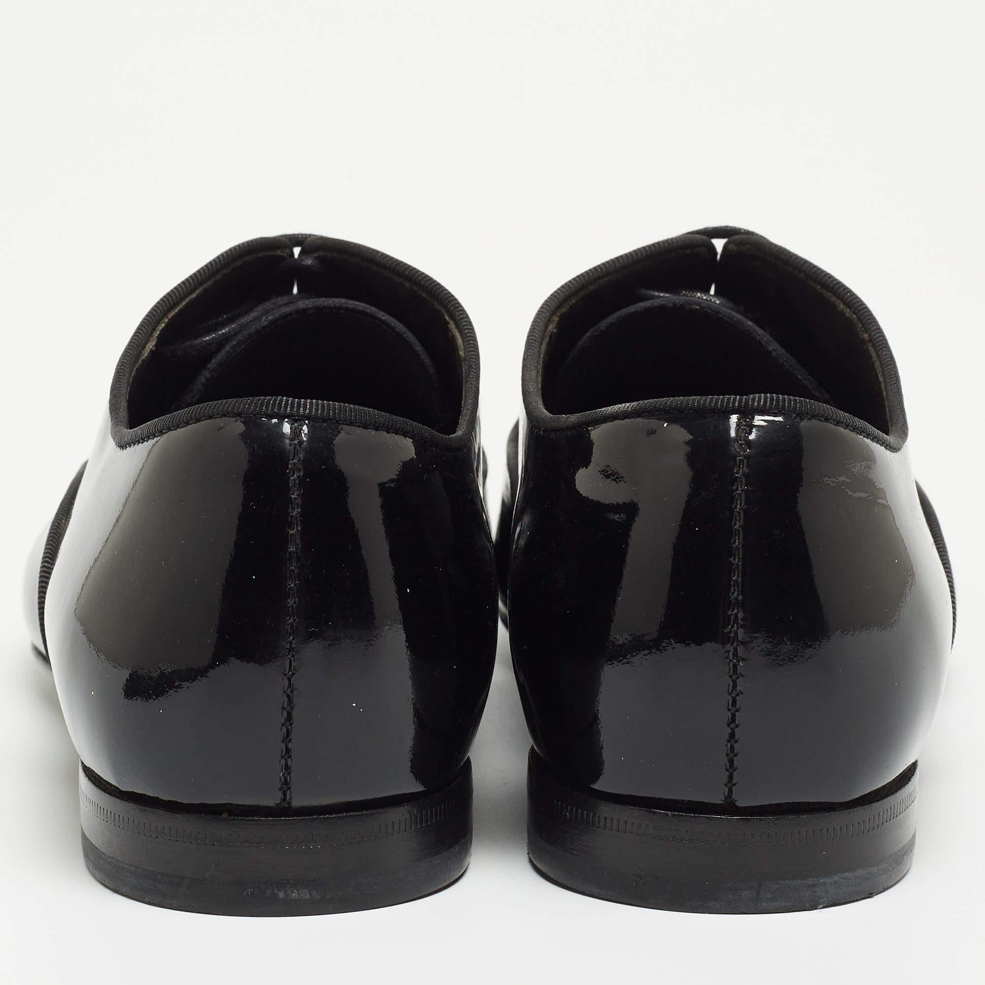 Lanvin Schwarzes Lackleder Spitzen- Oxford Größe 35.5 im Angebot 1