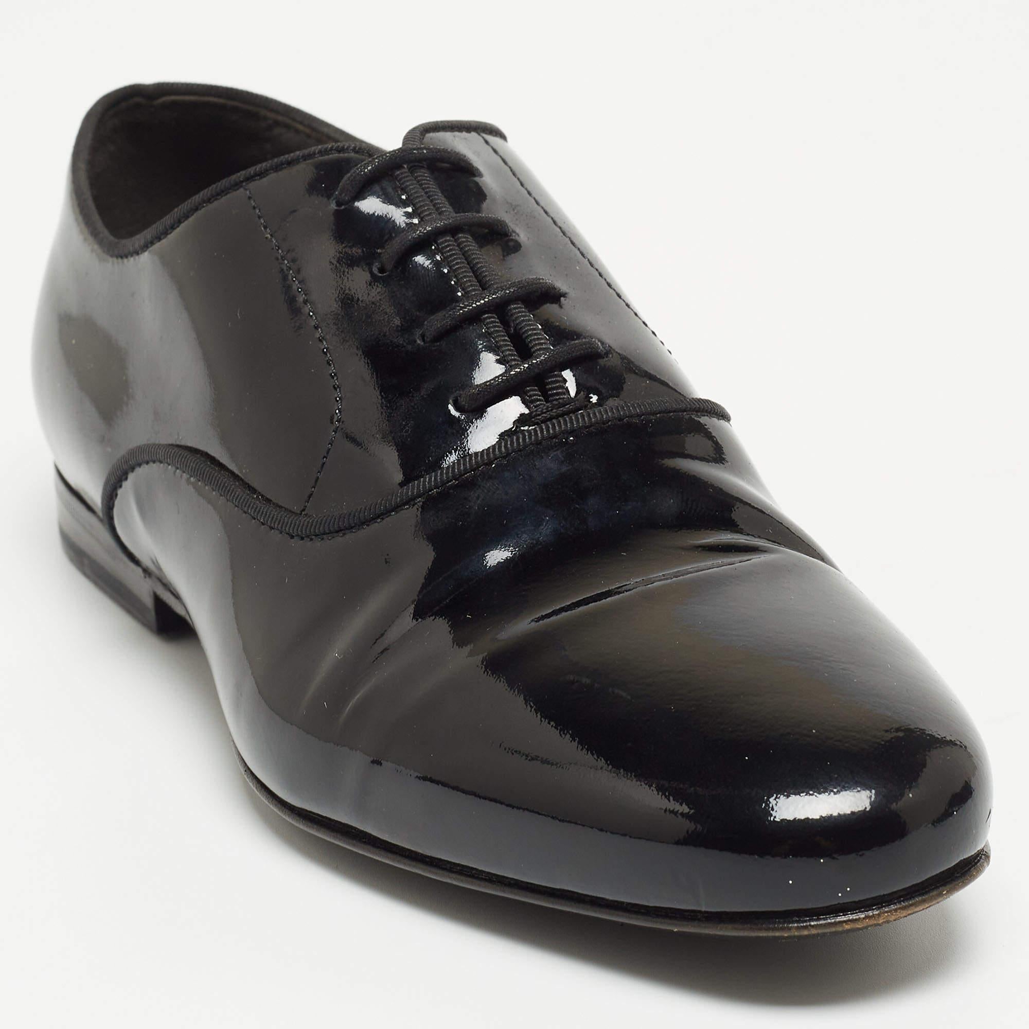Lanvin Schwarzes Lackleder Spitzen- Oxford Größe 35.5 im Angebot 3