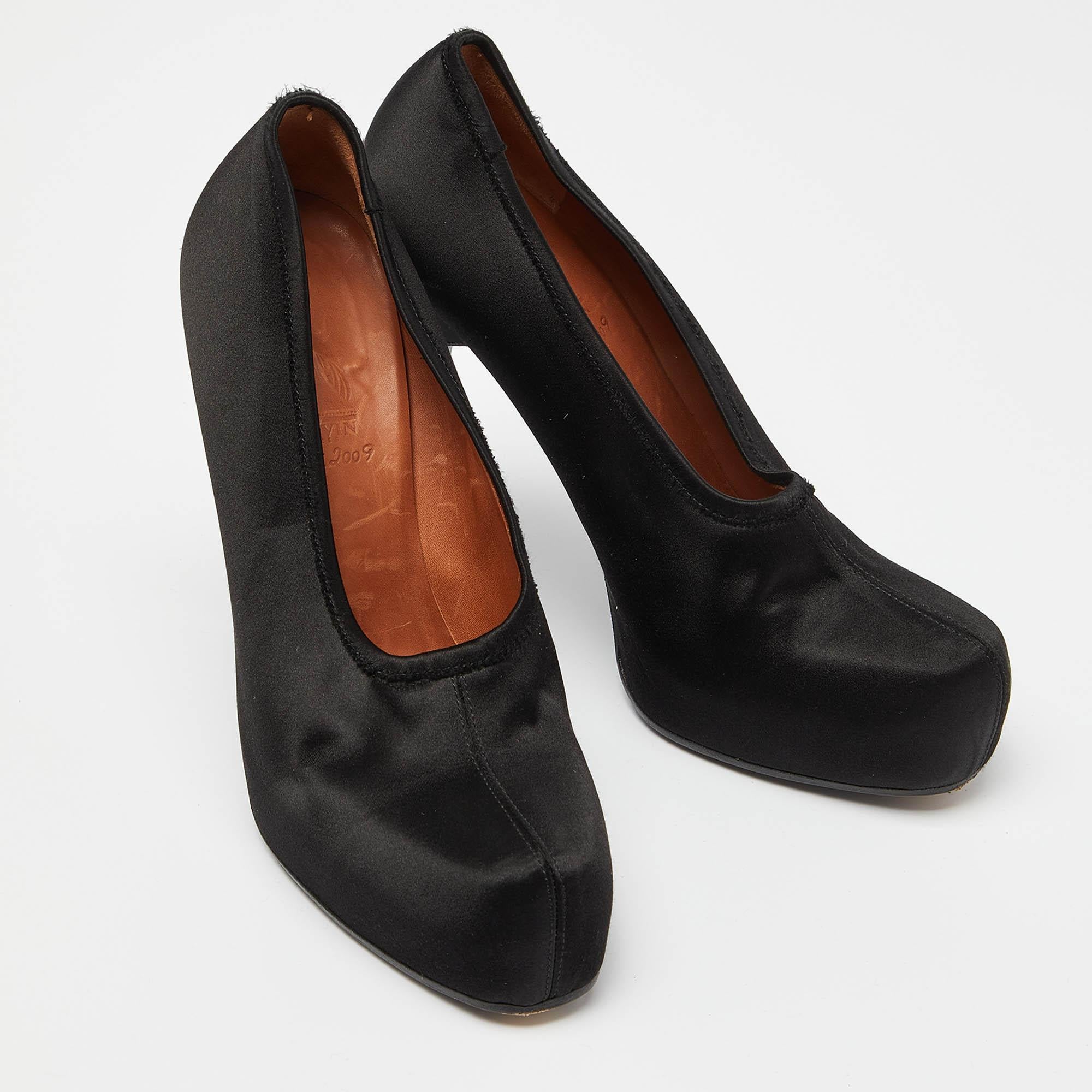 Lanvin - Décolleté con plateau in raso nero misura 38,5 In condizioni buone in vendita a Dubai, Al Qouz 2