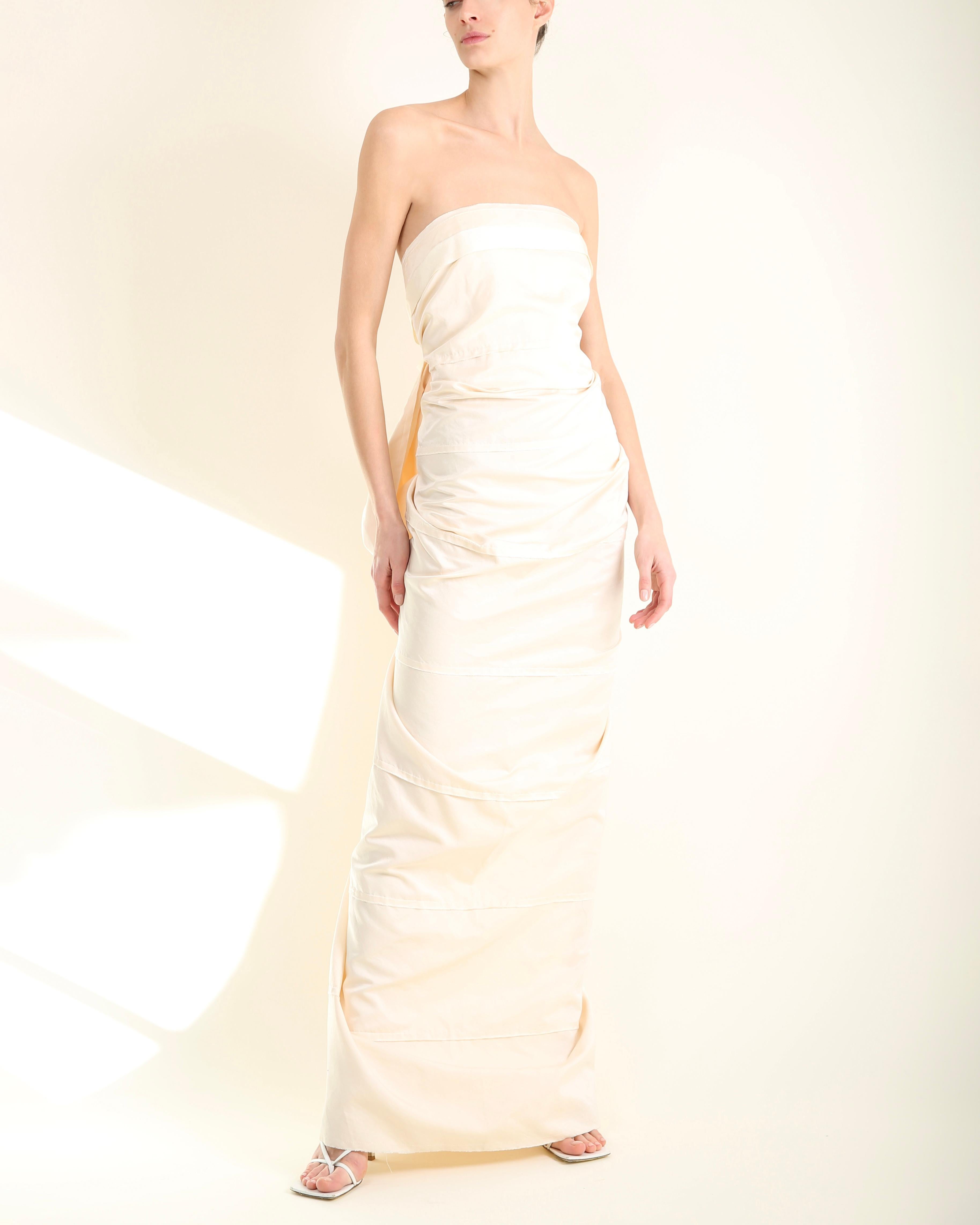 Lanvin Blanche 2013 trägerloses Hochzeitskleid aus Seide mit gerafftem Elfenbein und Schleife hinten F42 im Angebot 1