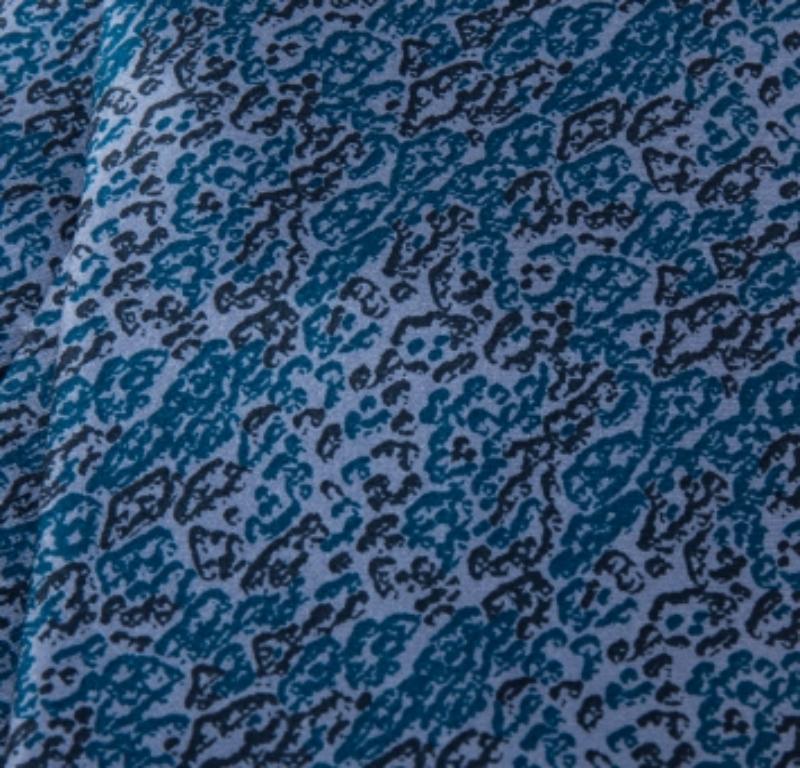 Cravatta in seta con stampa astratta blu Lanvin In condizioni buone in vendita a Dubai, Al Qouz 2