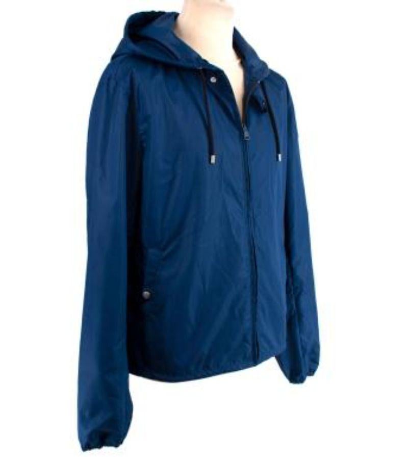 Lanvin Blue and Yellow Rain Jacket

- Super lightweight
- 2 exterior pockets.
- 3 interior pockets. 
- Yellow bag to fit jacket in to. 

Made in Romania.
Dry clean only. 
Condition 9.5/10. 



PLEASE NOTE, THESE ITEMS ARE PRE-OWNED AND MAY SHOW