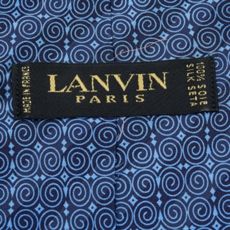 Lanvin Blaue Seidenkrawatte mit Kreisdruck im Zustand „Hervorragend“ im Angebot in Dubai, Al Qouz 2