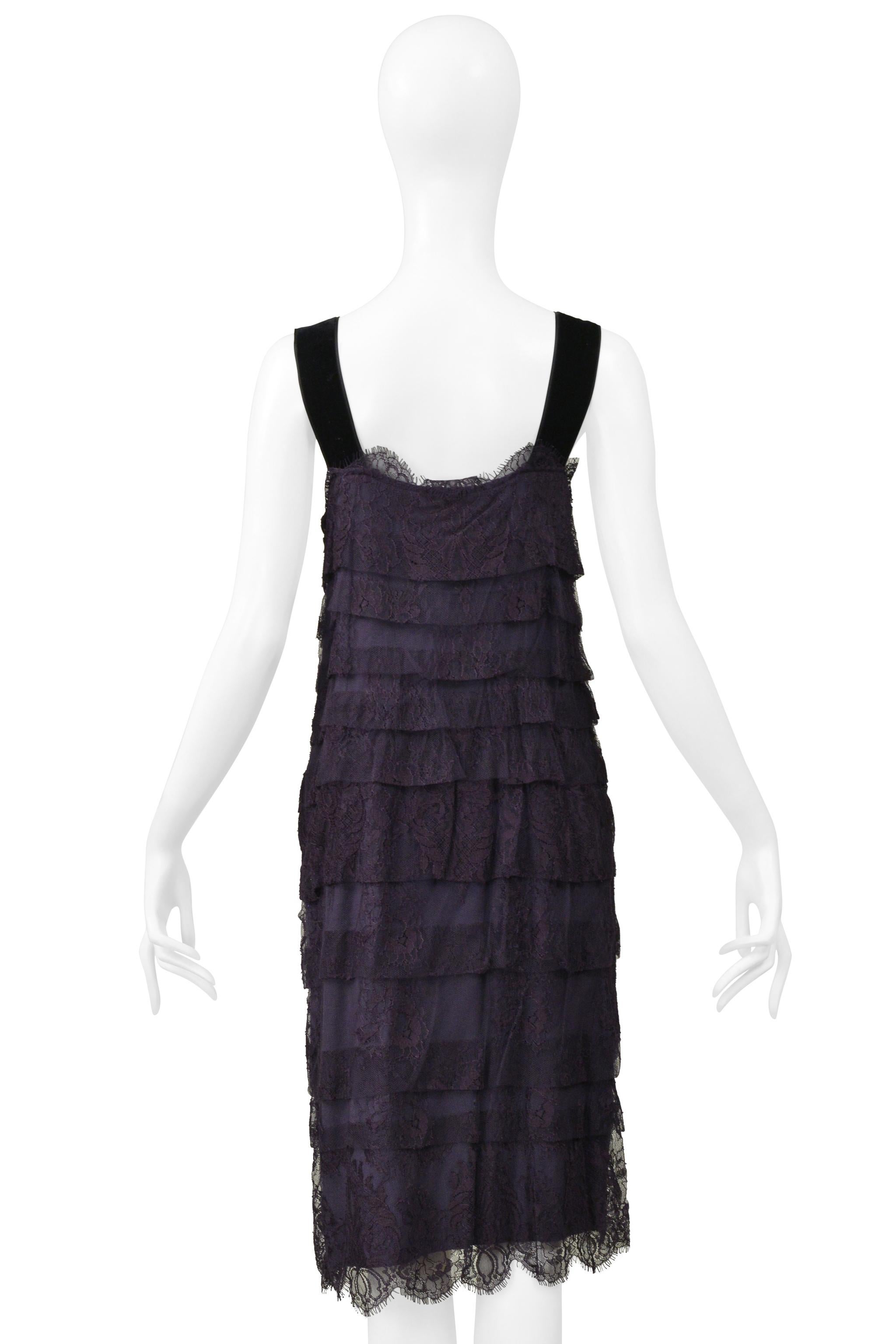 Lanvin, abito blu in pizzo con spalline in velluto e bottoni in raso 2006 in vendita 3