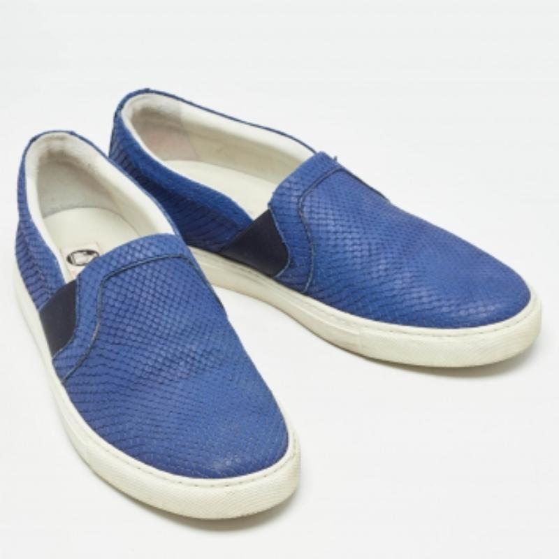 Lanvin - Sneakers Slip on in pelle goffrata con pitone blu - taglia 41 In condizioni buone in vendita a Dubai, Al Qouz 2
