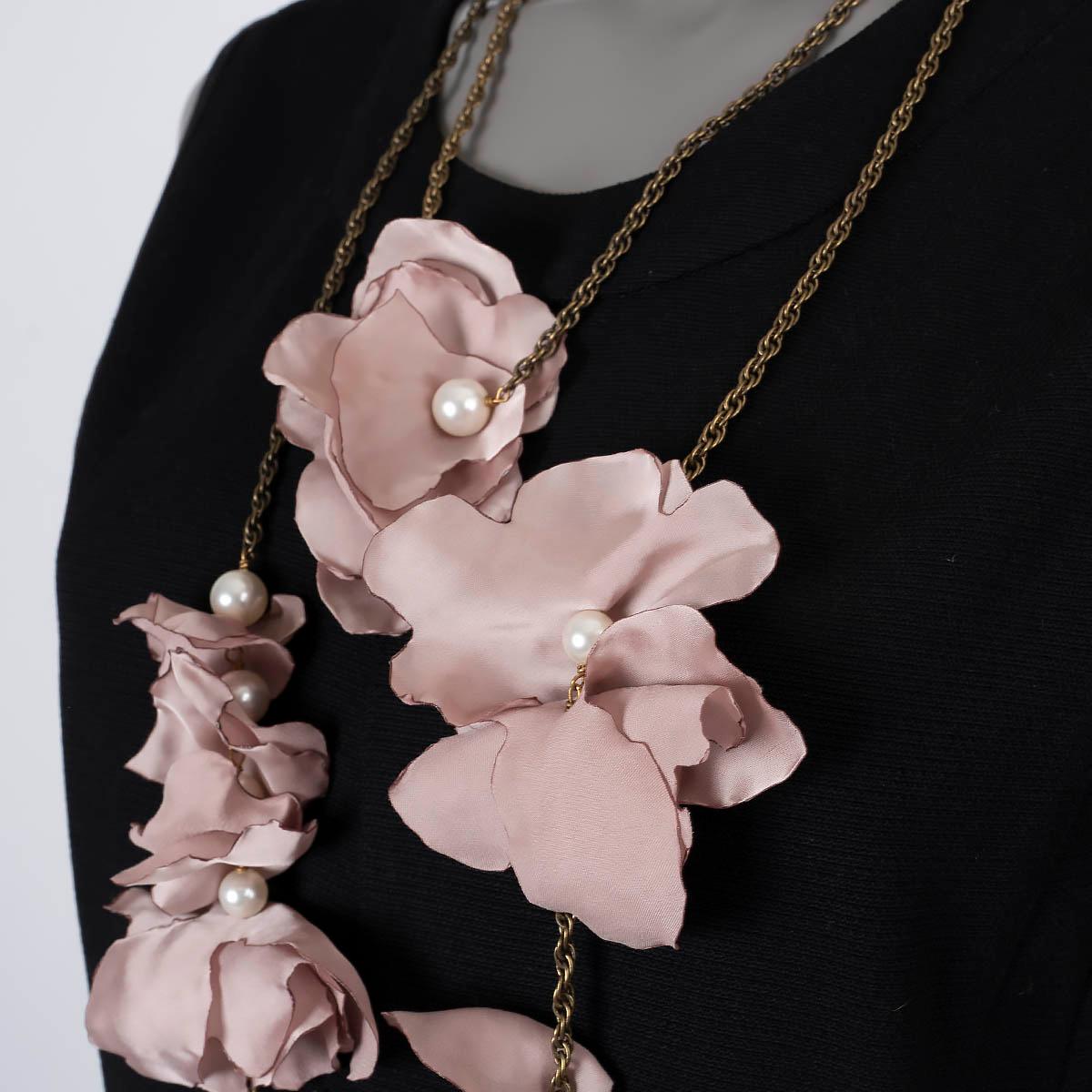 LANVIN blush pink silk FLOWER PETAL & PEARL CHAIN Necklace For Sale 1