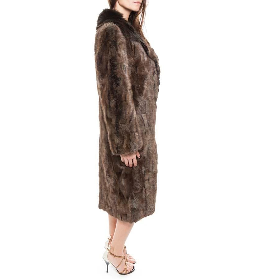 Beautiful coat in fur, in warm brown tones, 