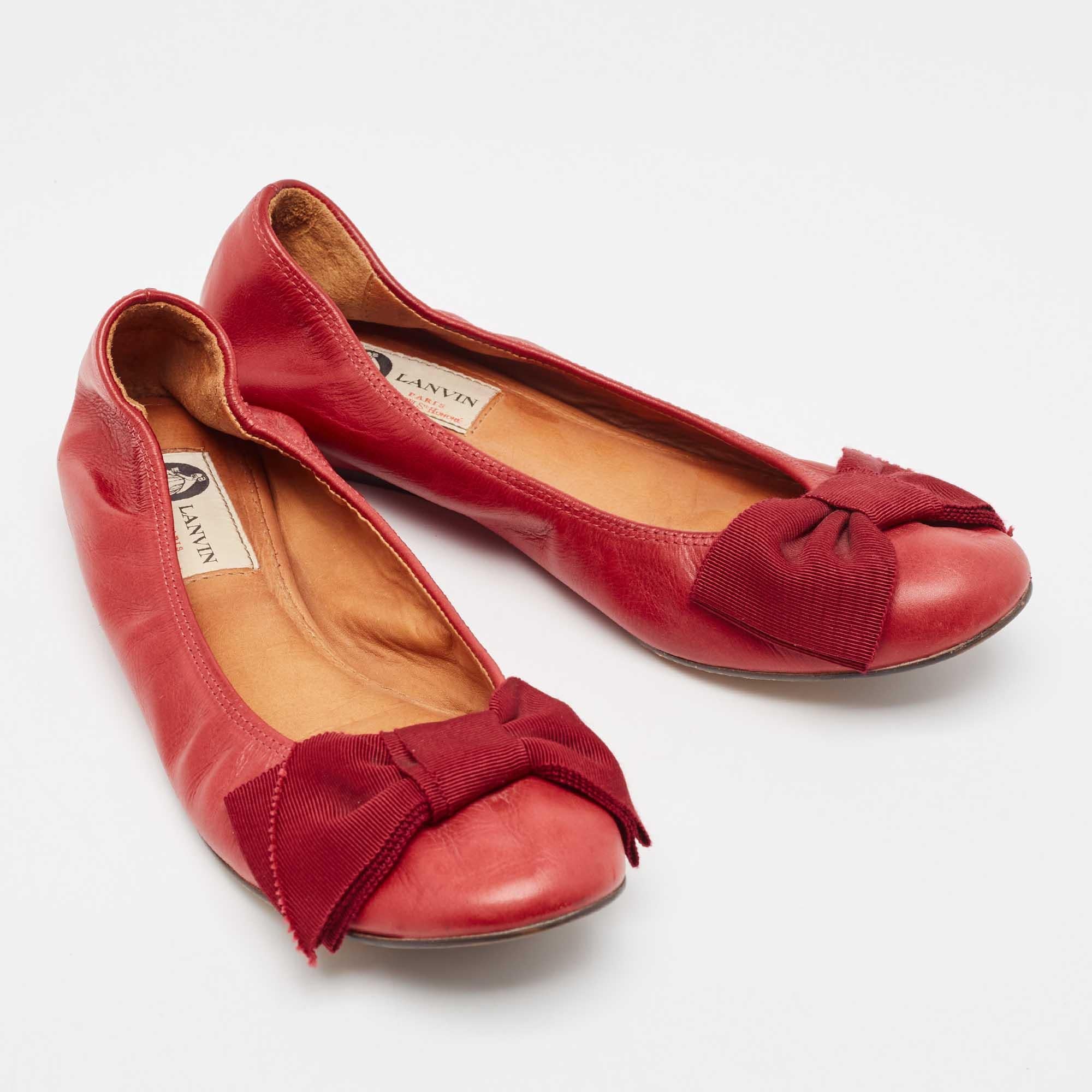 Lanvin Burgundy Leather Bow Ballet Flats Size 38 In Good Condition For Sale In Dubai, Al Qouz 2