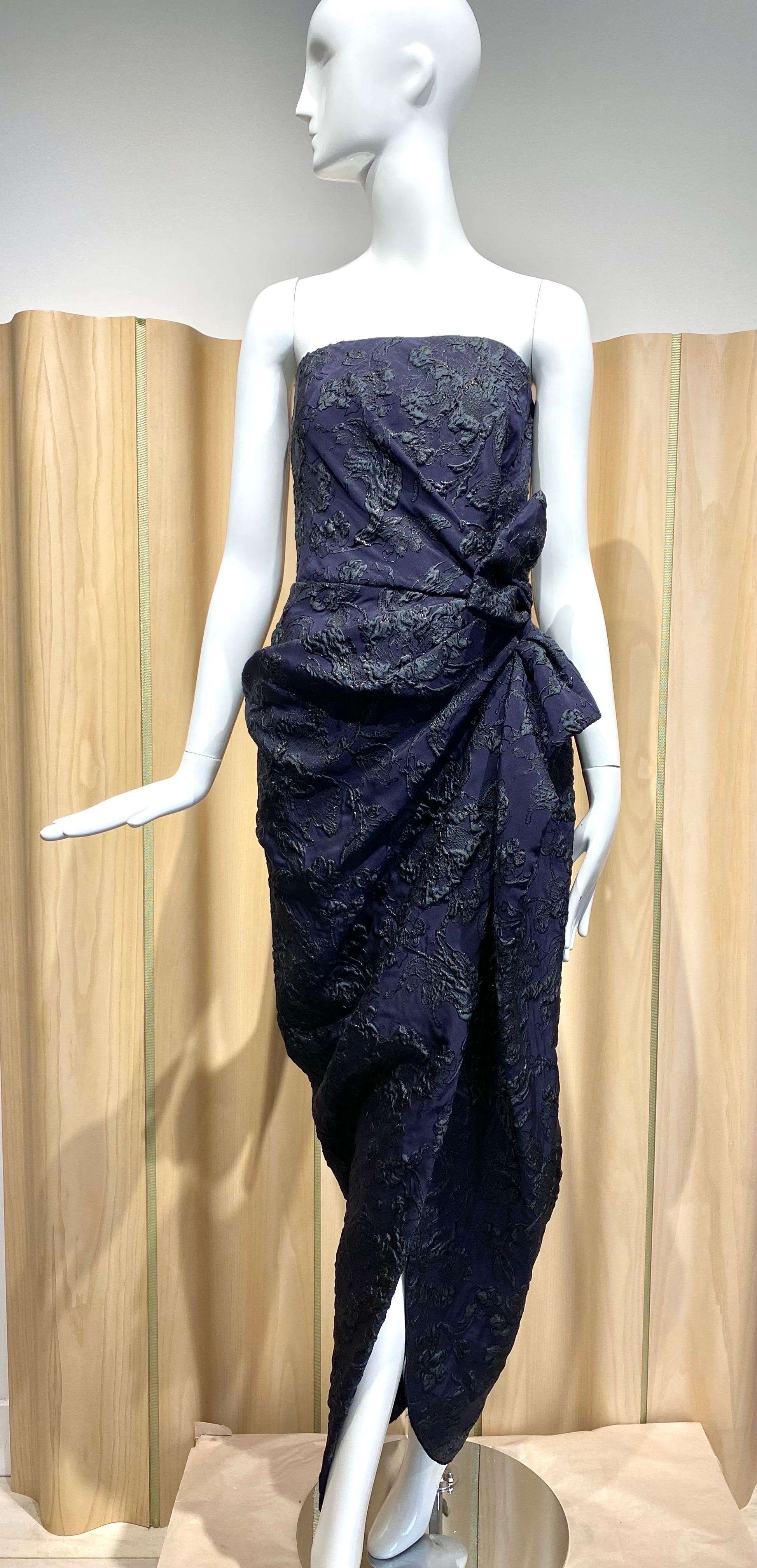 Alber Elbaz Trägerloses Kleid aus blauem Seidenbrokat  im Angebot 3