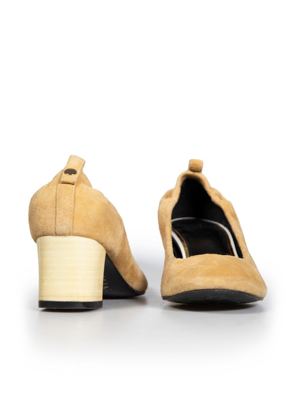 Lanvin Camel Suede Wooden Heel Pumps Size IT 35.5 In Good Condition For Sale In London, GB