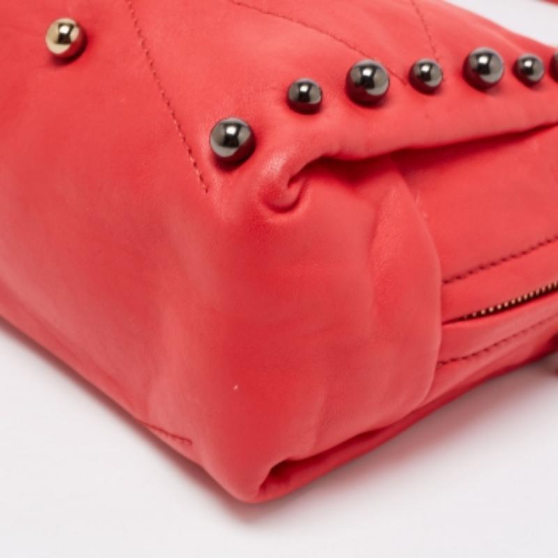 Sac à bandoulière Lanvin en cuir rouge corail clouté de sucre en vente 2