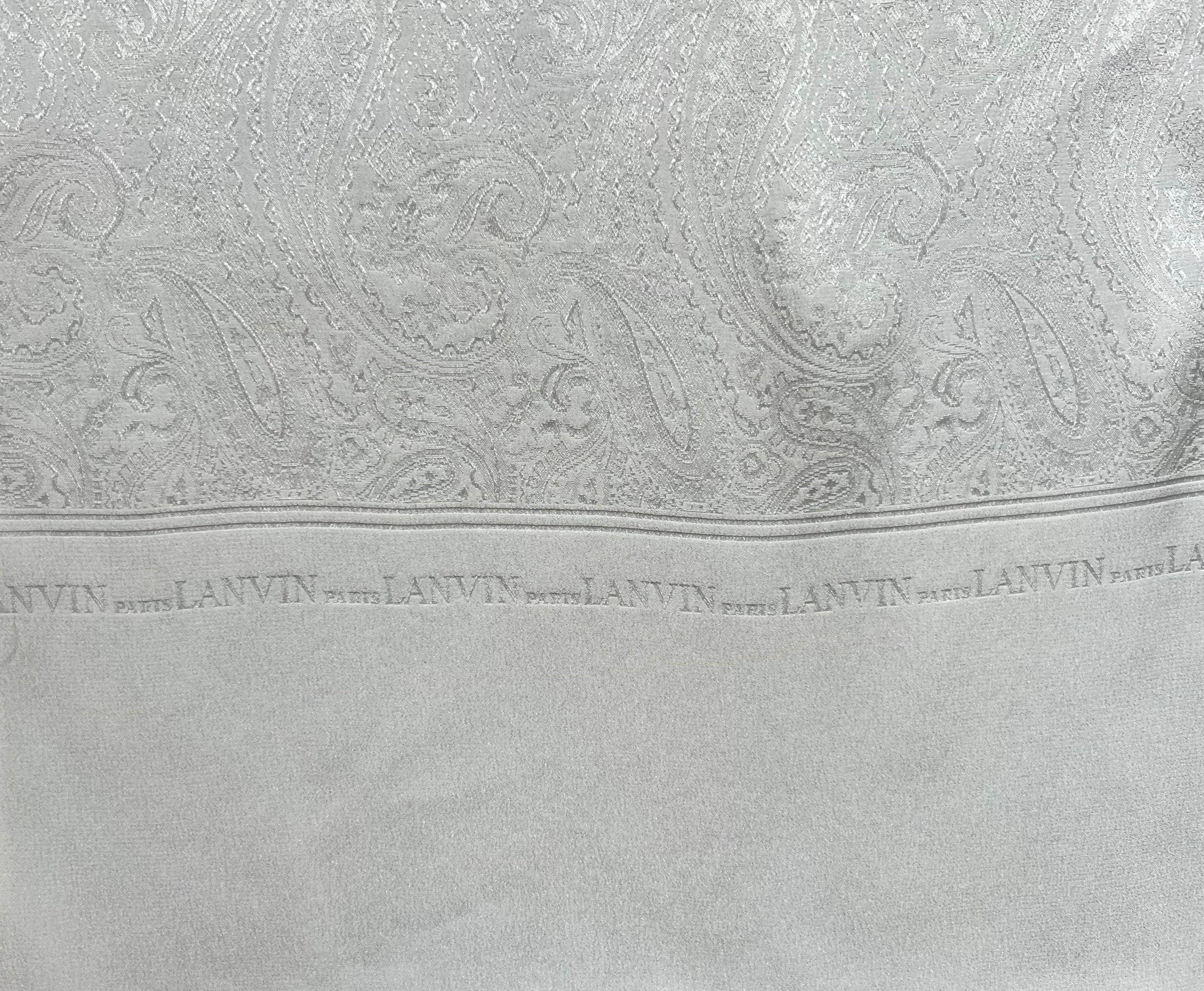 Lanvin Cream Paisley Silk Jacquard Scarf In Good Condition For Sale In Los Angeles, CA