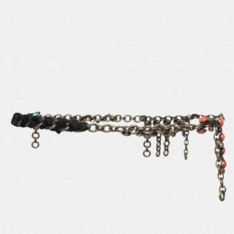 Aggiungi un tocco di lusso alla tua collezione di accessori con questa cintura. È realizzato con materiali di qualità ed è progettato con ferramenta lucida. Prendilo subito!