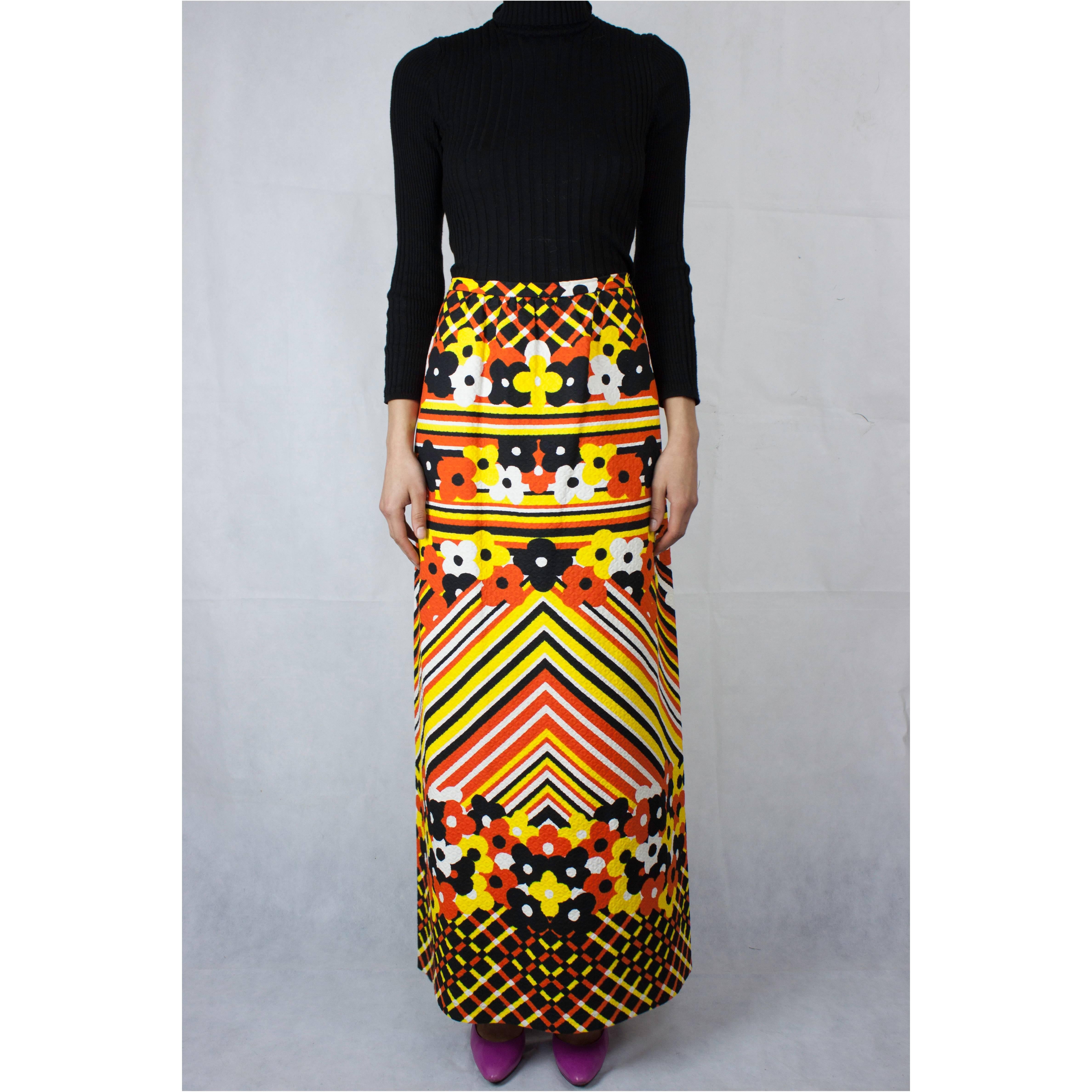 
In the 1970s the maxi replaced the mini. Freedom was in the air and prints were a staple. This piqué maxi skirt from Lanvin is an important example of the hippie look that was transformed into chic collections by Western fashion houses.
This maxi