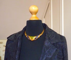 LANVIN Collier ras du cou en émail et métal doré des années 1980