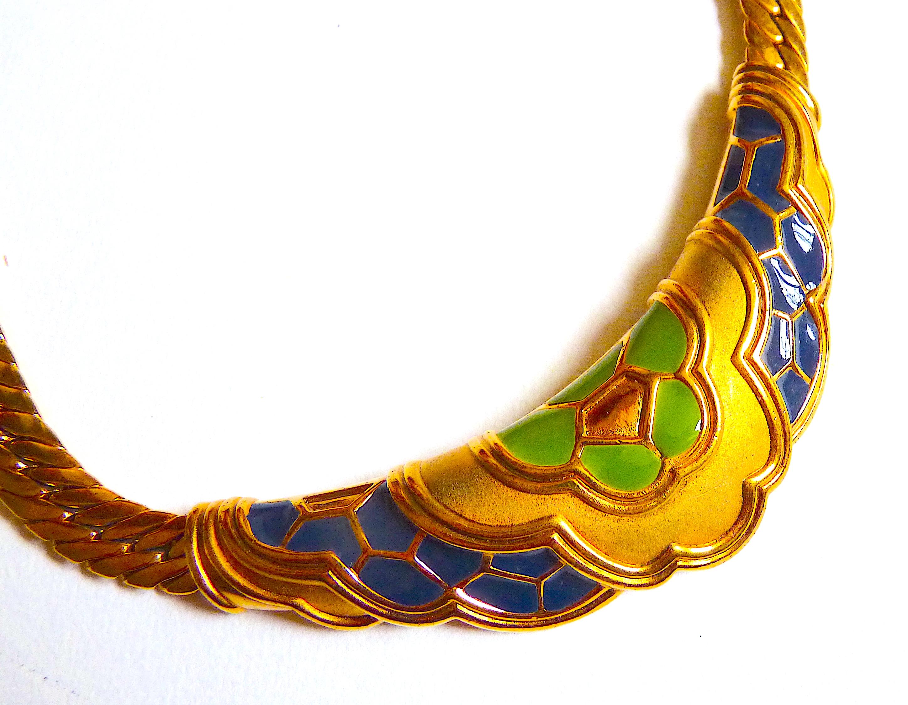LANVIN Enamel & Gold Metal Choker Necklace from 1980s In Excellent Condition For Sale In CHAMPEAUX-SUR-SARTHE, FR