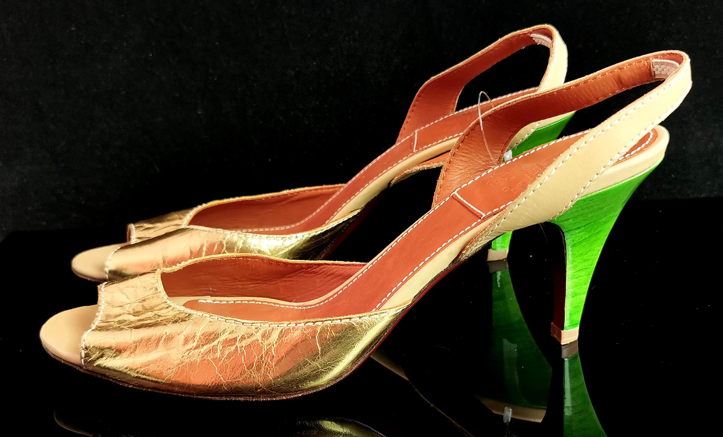 Sandales à talons Lanvin ete 2010 en cuir doré, talons verts  10