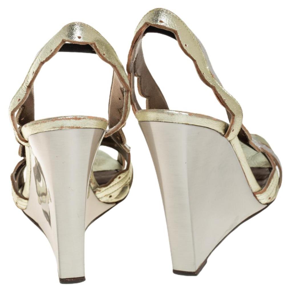 Lanvin Gold/Silver Leather Slingback Wedge Sandals Size 38 In Good Condition In Dubai, Al Qouz 2