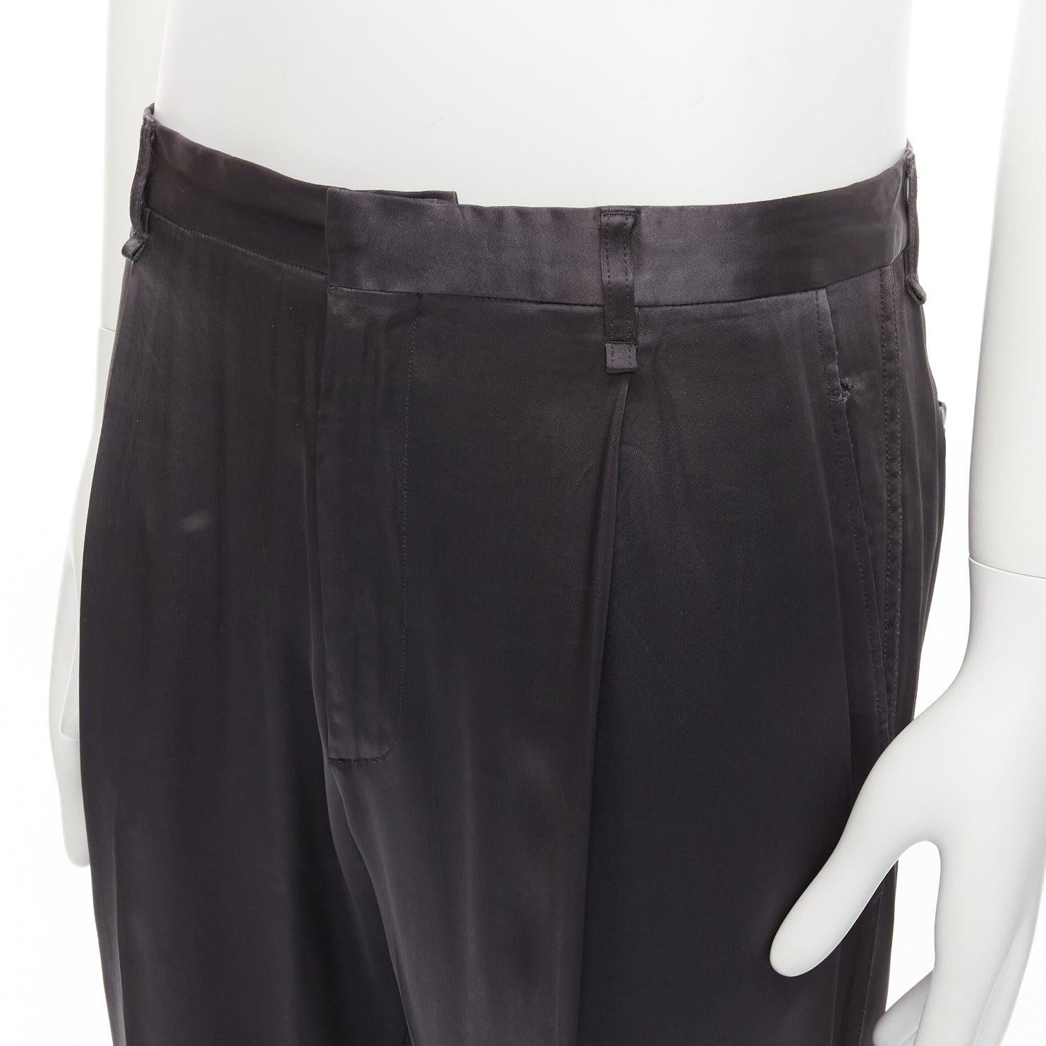 LANVIN grey acetate blend pleated front back pockets cuffed pants IT46 S
Reference: CNLE/A00280
Brand: Lanvin
Designer: Alber Elbaz
Material: Acetate, Blend
Color: Grey
Pattern: Solid
Closure: Zip Fly
Lining: Grey Fabric
Made in: