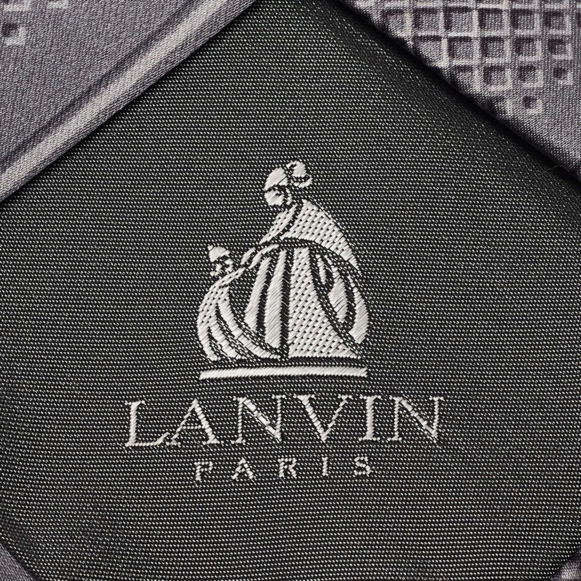 Corbata de seda satinada estampada gris Lanvin en Excelente estado para la venta en Dubai, Al Qouz 2