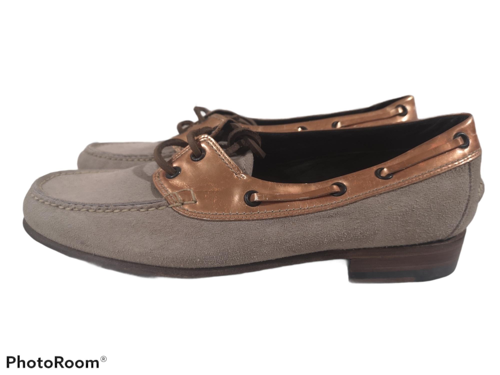 Lanvin Graue Wildleder-Loafer in Roségold NWOT im Zustand „Hervorragend“ im Angebot in Capri, IT