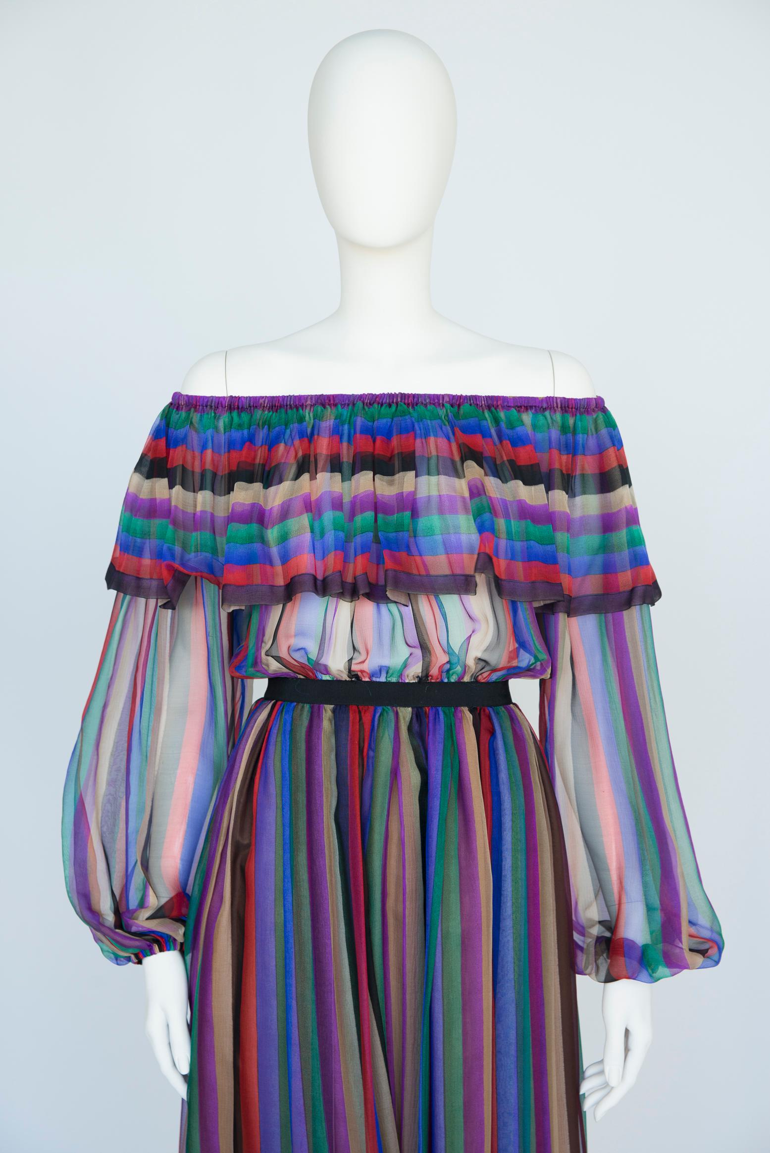 Gris Lanvin Haute Couture - Robe longue en mousseline de soie imprimée rayée à épaules dénudées en vente