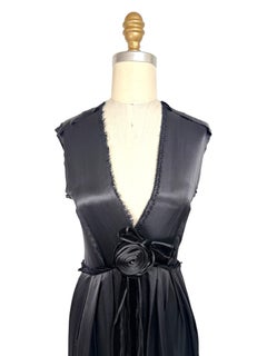 Lanvin Hiver 2005 Black Satin Rosette Plunge Neck Pleated Dress