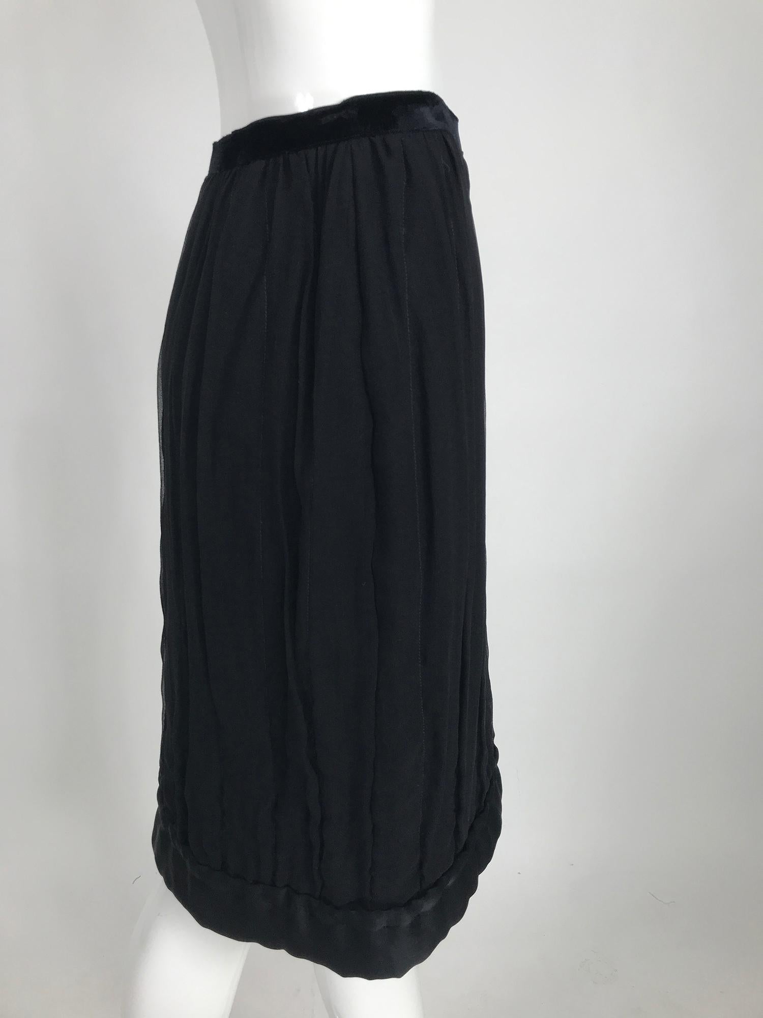 Women's Lanvin Hiver 2006 Black Silk Skirt with Side Button Closure.  For Sale