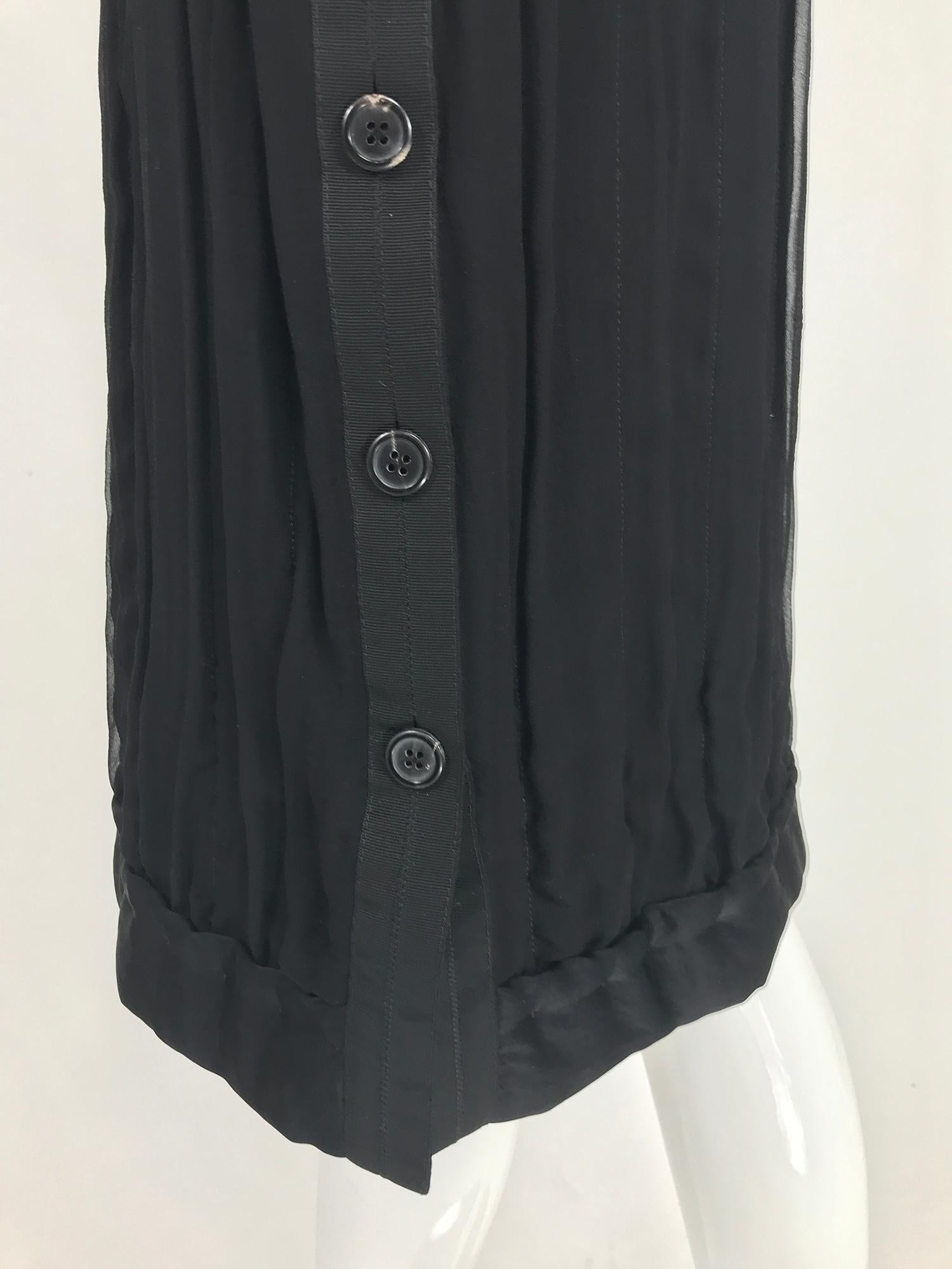 Jupe en soie noire Lanvin Hiver 2006 avec fermeture latérale à boutons.  en vente 3