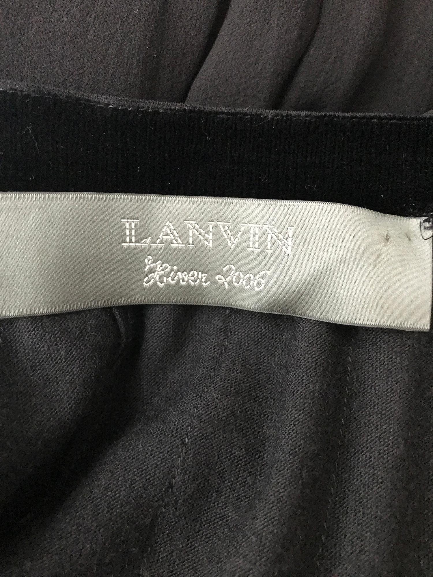 Jupe en soie noire Lanvin Hiver 2006 avec fermeture latérale à boutons.  en vente 4