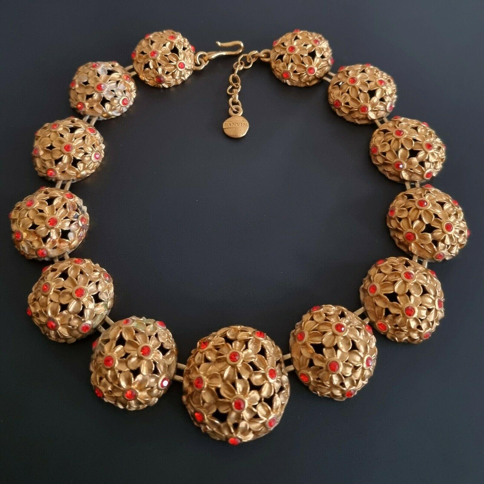 Sublime important vintage NECKLACE,
in gold metal and glass rhinestones,
by French haute couture designer LANVIN,
signed Lanvin Germany,
total length (with clasp chain) 47 cm, weight 172 g,
good condition.


FR:
Sublimissime important COLLIER