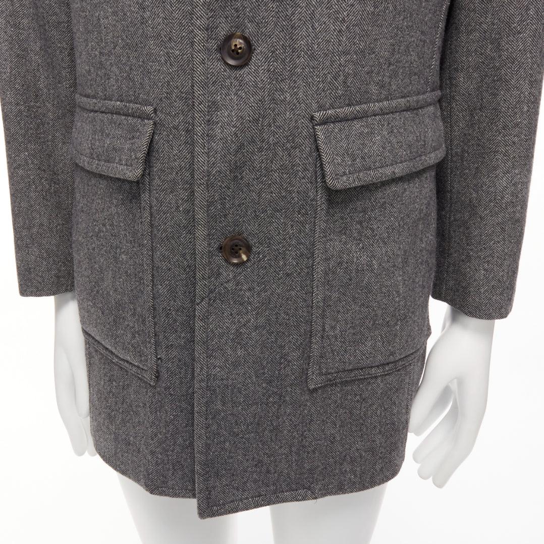 Abrigo LANVIN JL gris en mezcla de lana y espiga con dos bolsillos IT46 S
Referencia: JSLE/A00103
Marca: Lanvin
Diseñador: Alber Elbaz
Colección: JL
Material: Lana, mezcla
Color: Gris
Patrón: Sólido
Cierre: Botón
Forro: Tejido burdeos
Fabricado en: