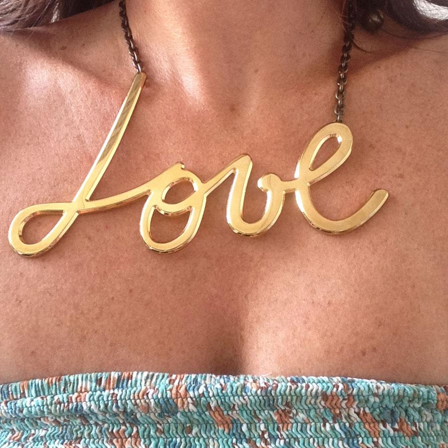 Must Have! Collector, sold out! The Iconic Love necklace by Lanvin, the centerpiece of their new collection. Can be worn as well on a t-shirt as on a dress.
Never worn
Pendant dimensions: 15x9cm
Chain dimensions: 50cm at the longest