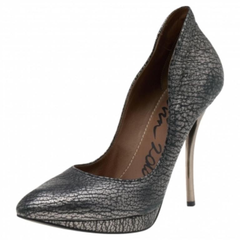 Lanvin escarpins à bout pointu en cuir argenté métallisé, taille 37 en vente 1