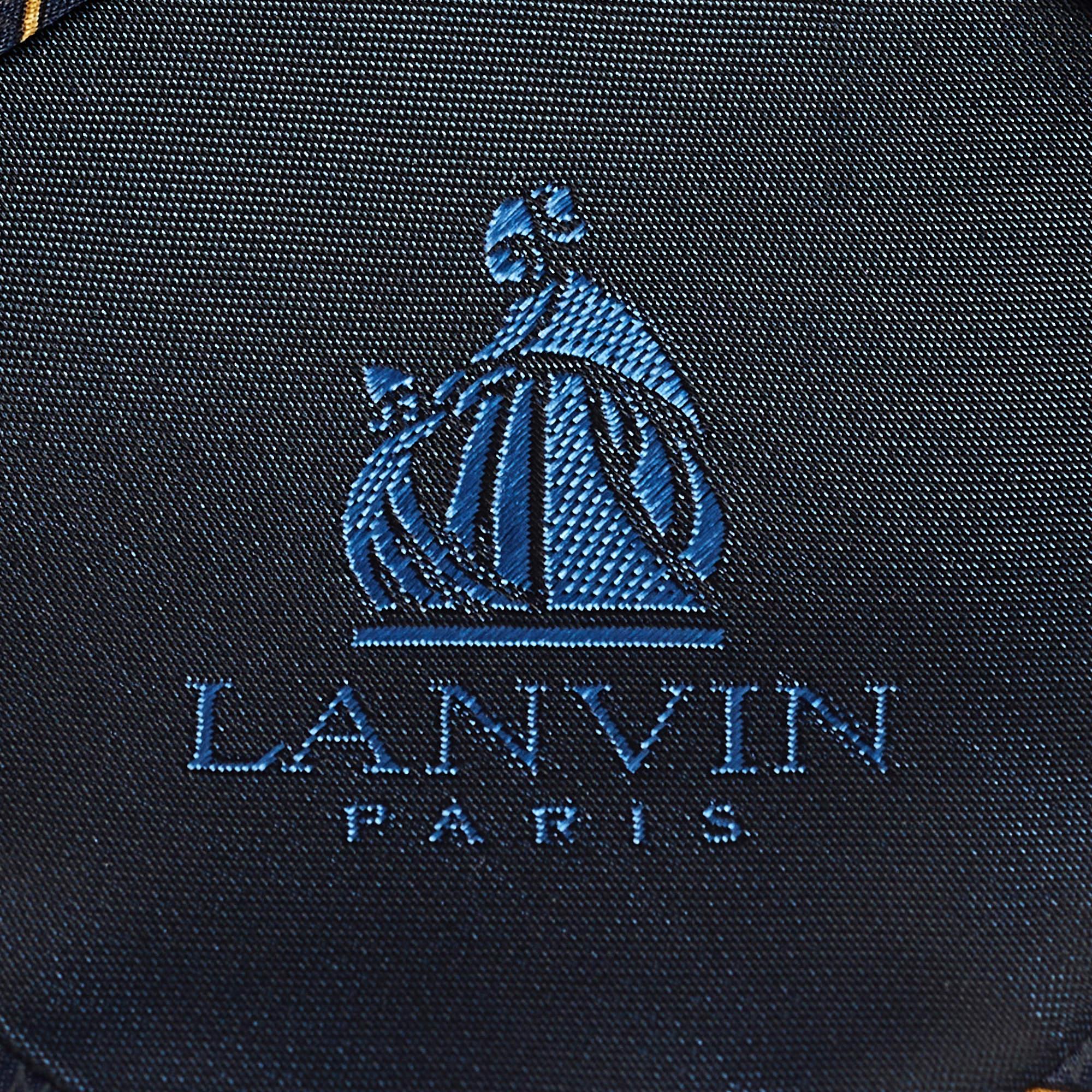 Lanvin Navy Blue Printed Satin Silk Traditional Tie In Excellent Condition For Sale In Dubai, Al Qouz 2