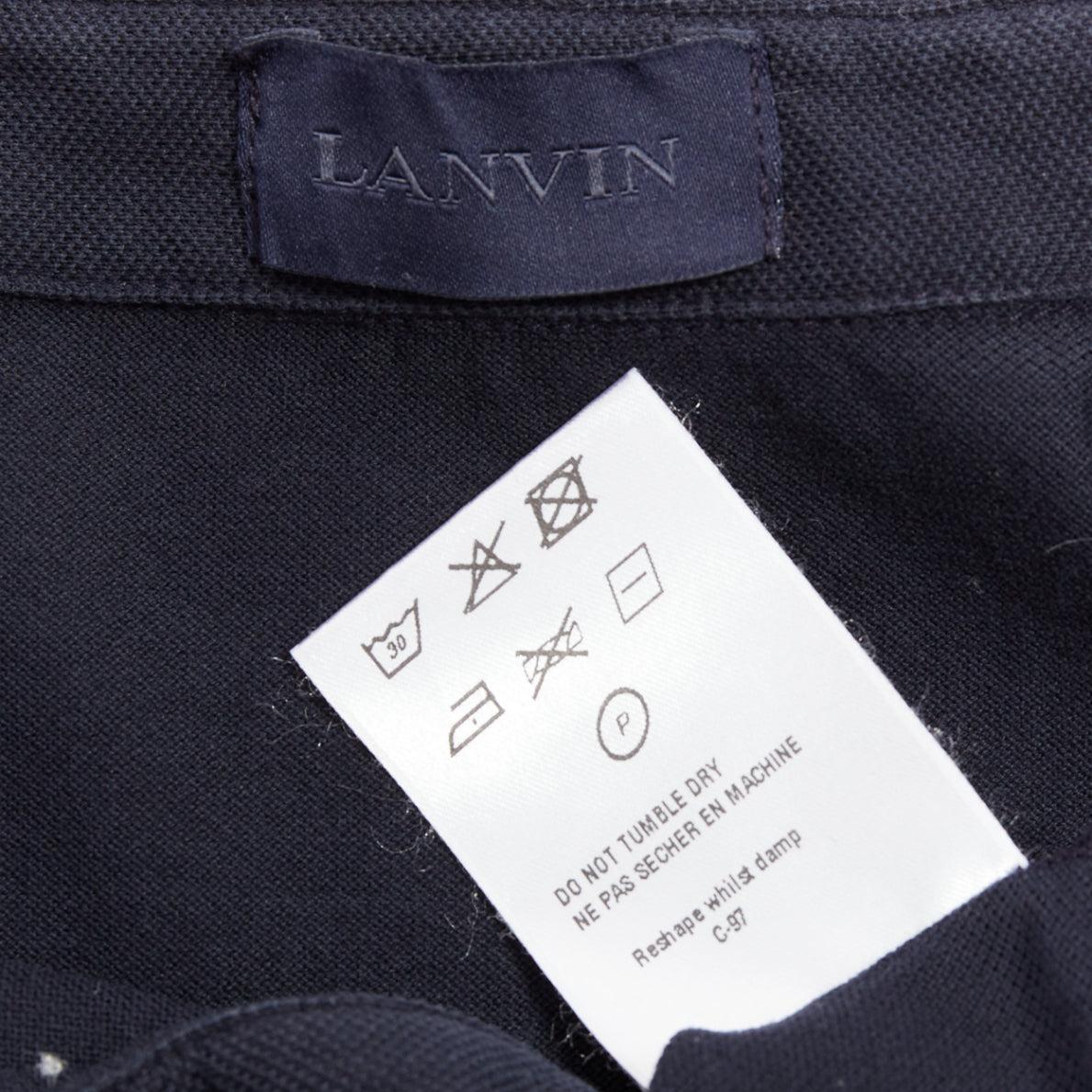 LANVIN polo corto de algodón azul marino con cuello de grosgrain negro M en venta 3