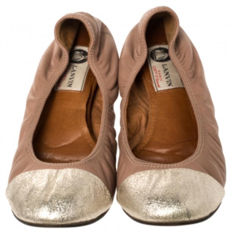 Lanvin Nude/Silver Leather Scrunch Ballet Flats Size 37 In Fair Condition For Sale In Dubai, Al Qouz 2
