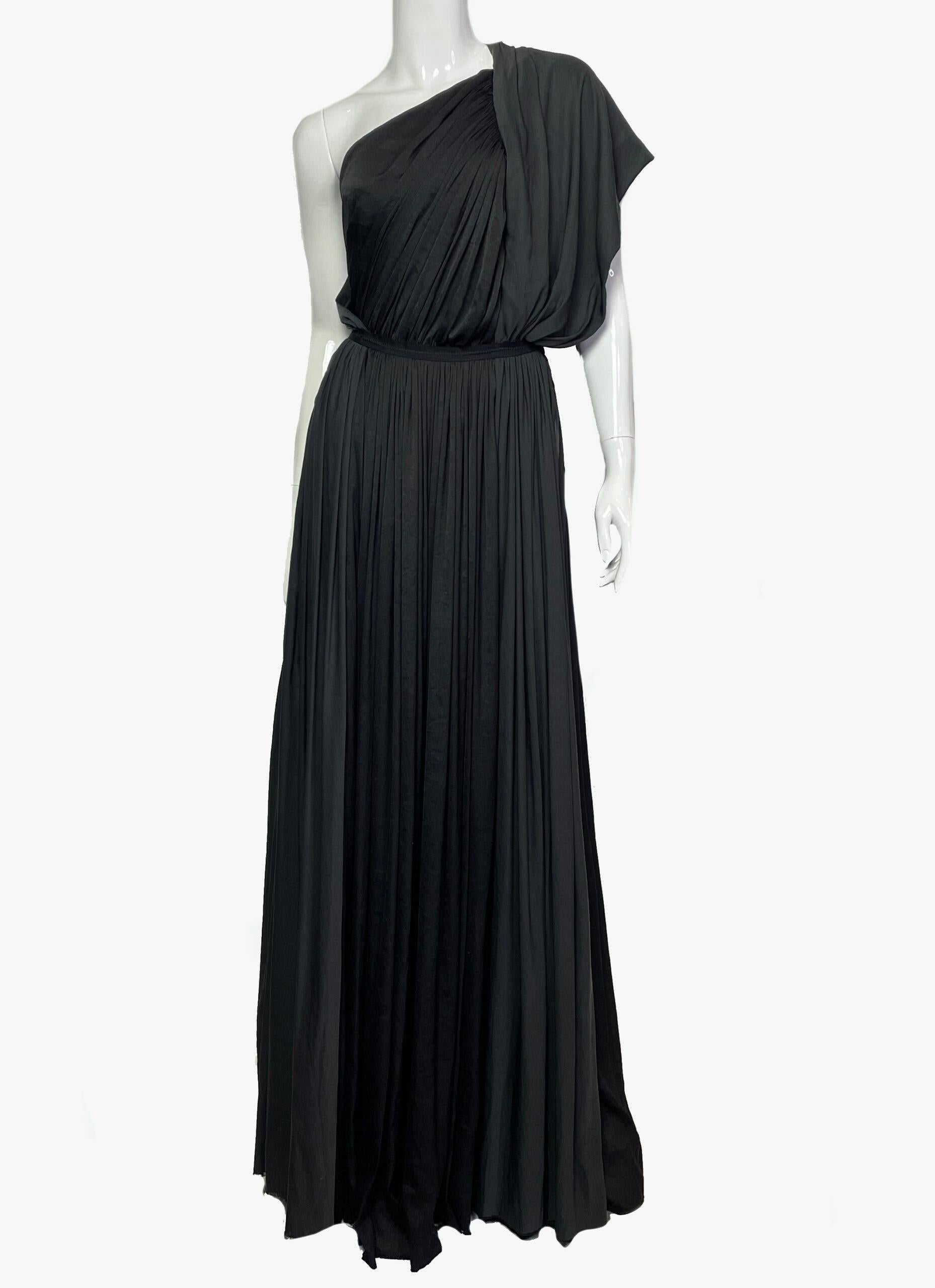 A stunning one-shoulder Lanvin gown with beautiful Greek-inspired drapery.

Collection 2011

Additional information:
Size: 36 FR (S-M)
Condition: Very good.

........Additional information ........

- Photo might be slightly different from actual