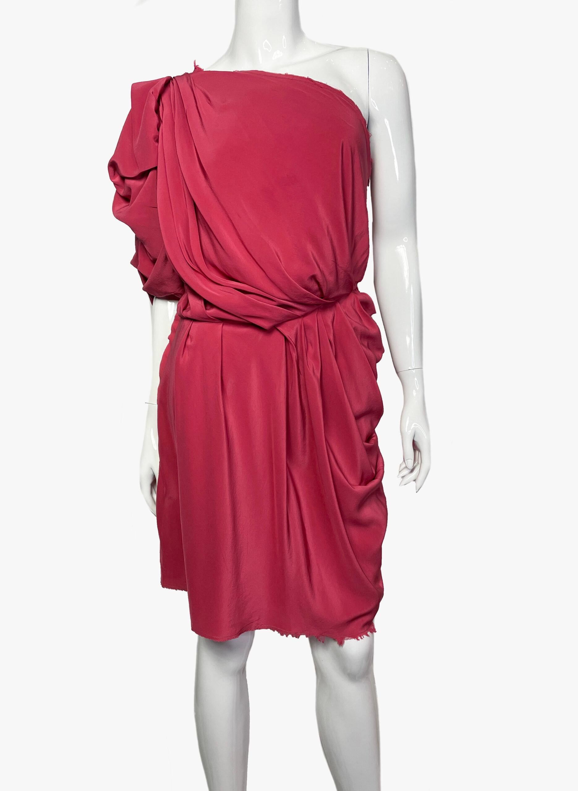 Lanvin mini draped one-shoulder dress by Alber Elbaz in red color. 
Collection 2010
Fabric: 100% silk
Size: 38 FR (M)
Condition: Perfect

........Additional information ........

- Photo might be slightly different from actual item in terms of color
