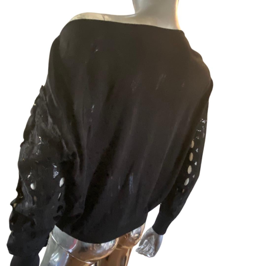 Lanvin Paris 2015 Collection Black Lace & Knit Pullover Blouse, Italy Size 4 For Sale 2