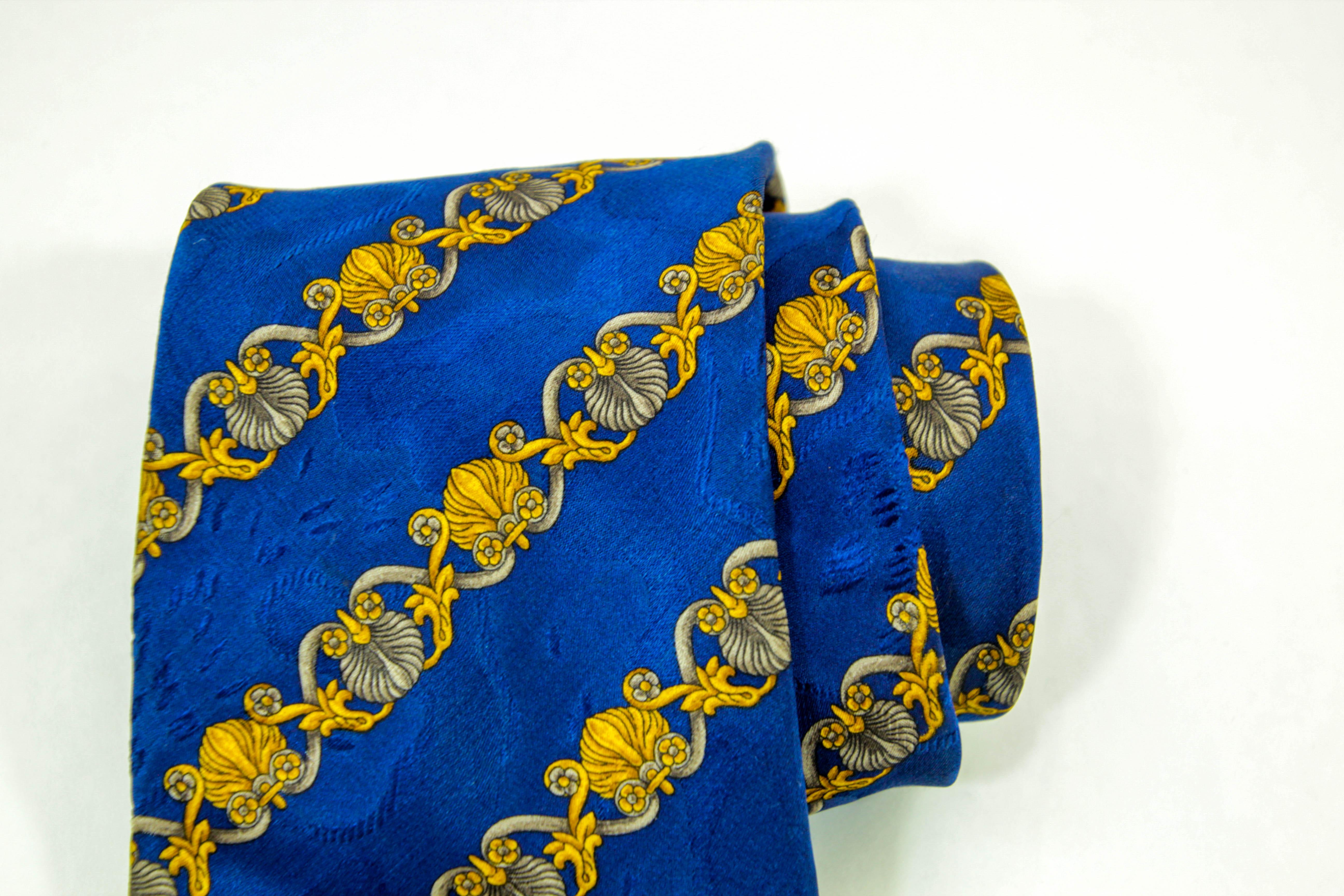LANVIN Paris Blue and Gold Silk Neck Tie France For Sale 5
