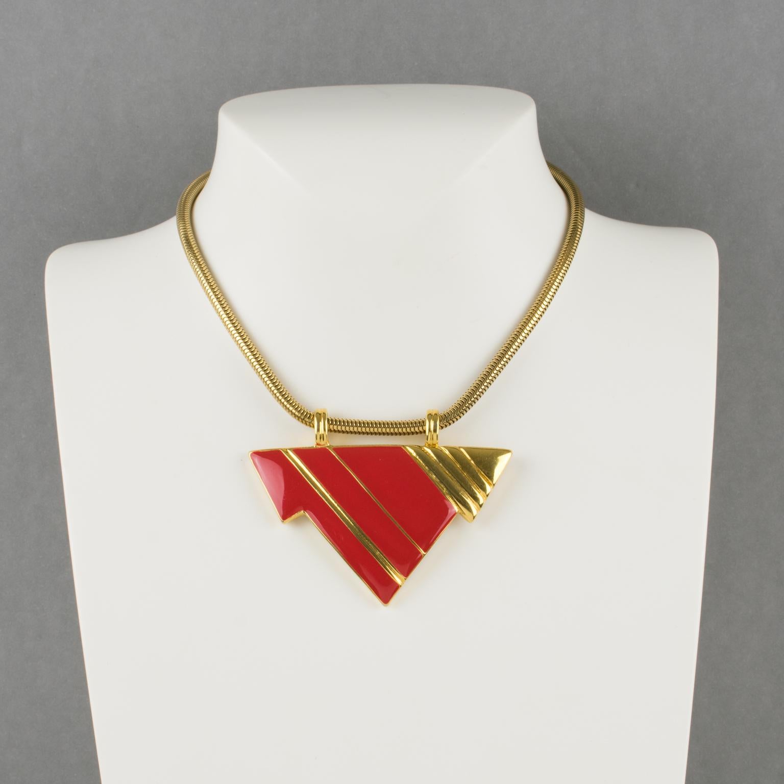 Moderniste Lanvin Paris Collier géométrique en métal doré et émail rouge en vente
