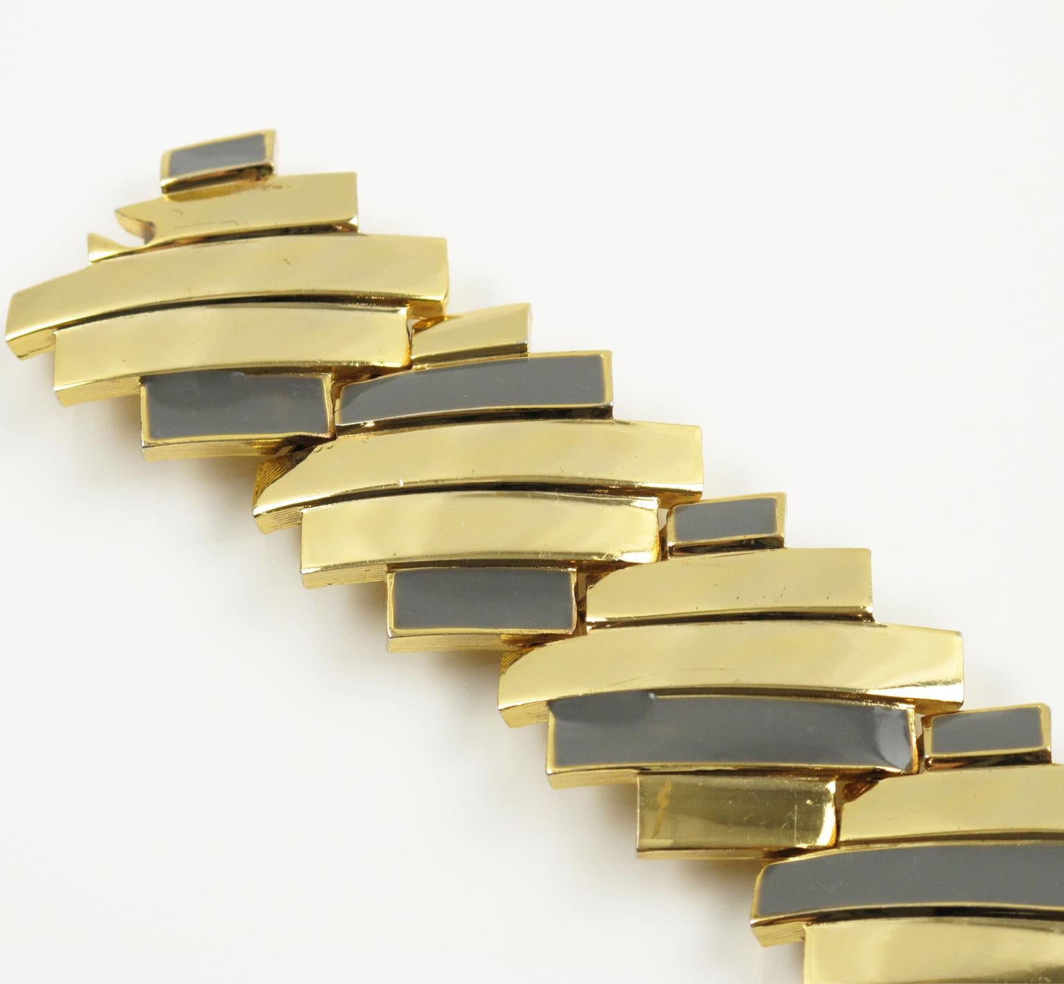 Lanvin Paris - Bracelet moderniste en métal doré et émail gris Unisexe en vente