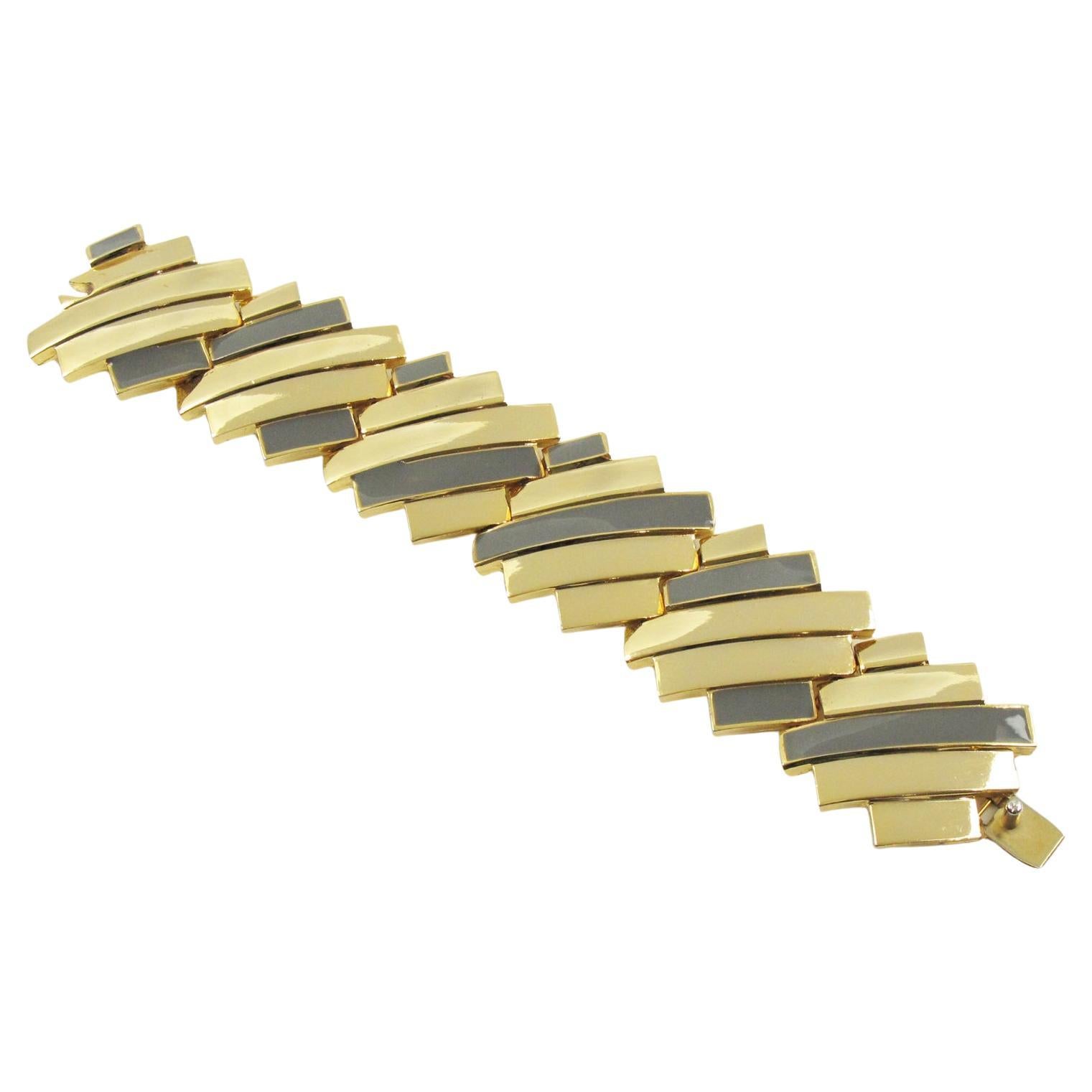 Bracciale modernista Lanvin Paris in metallo dorato e smalto grigio