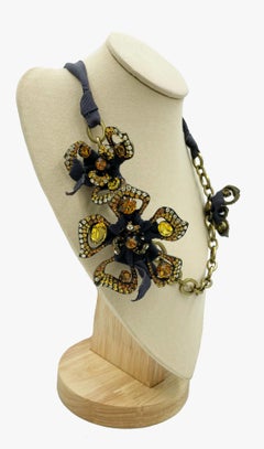 Collana con fiore di cristallo placcato oro Lanvin Paris, anni 2010