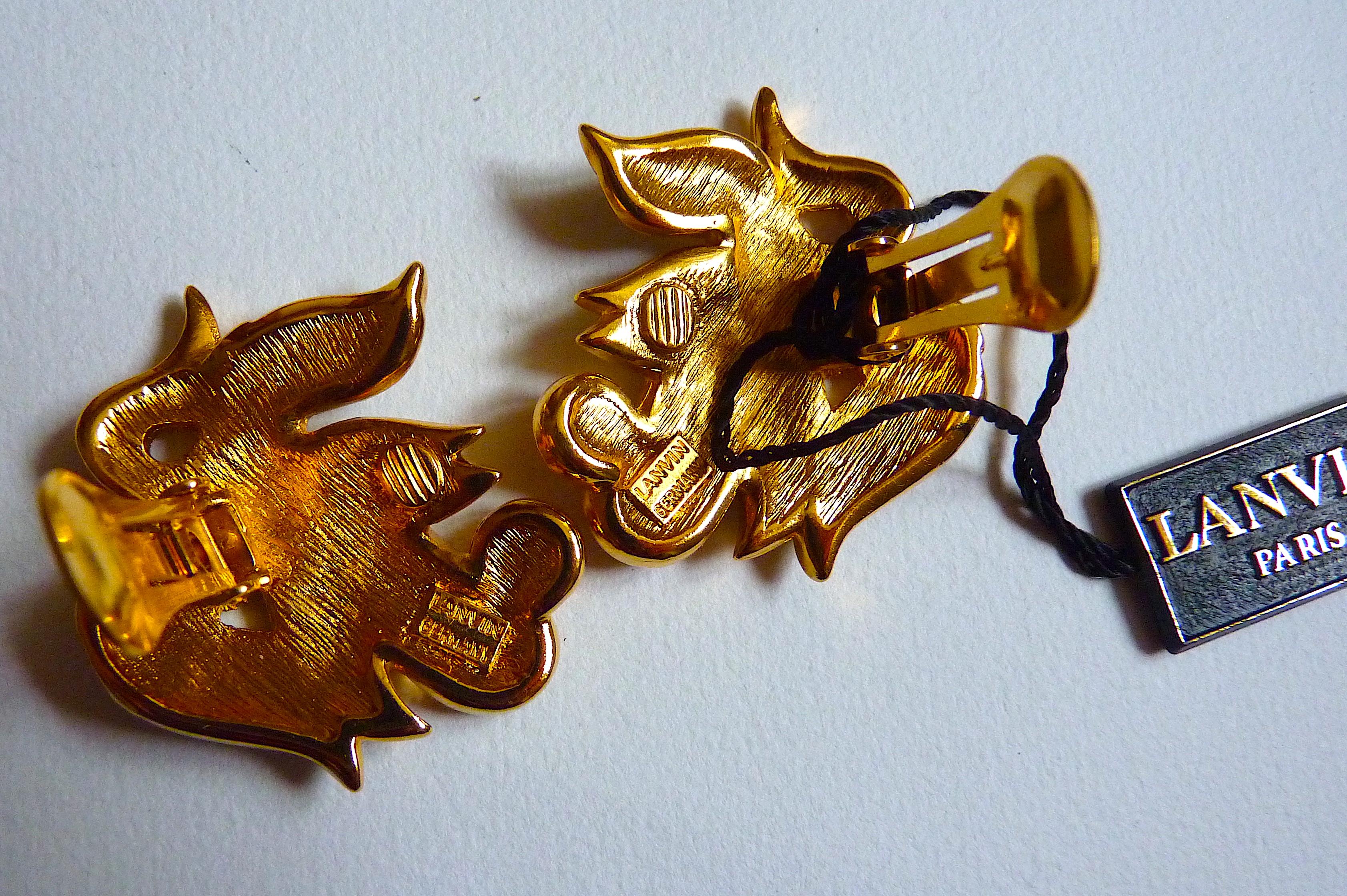 LANVIN PARIS Red Green Enamel & Gold Metal Birds Clip On Earrings from 1980s For Sale 2