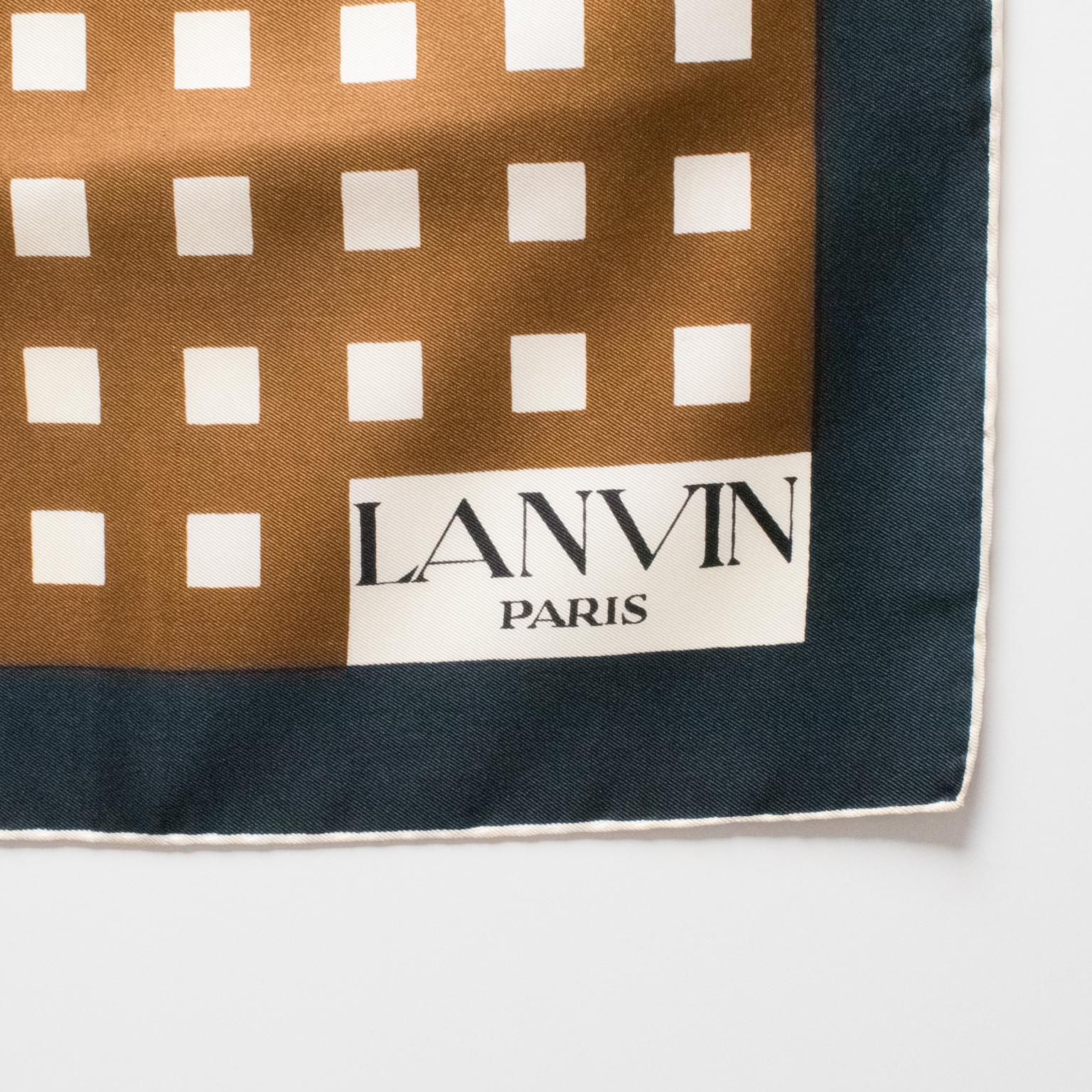 Foulard en soie Lanvin Paris 1970 imprimé géométrique dans les tons camel et Brown Unisexe en vente