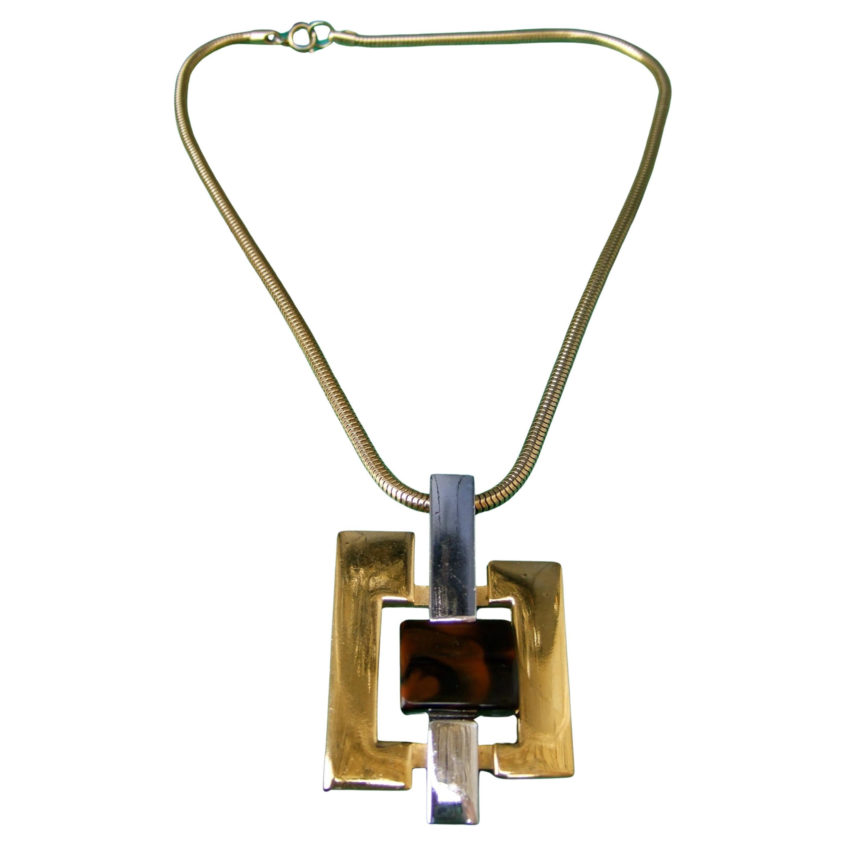 LANVIN Paris Elegante Collar Colgante de Metal Mixto c 1970s