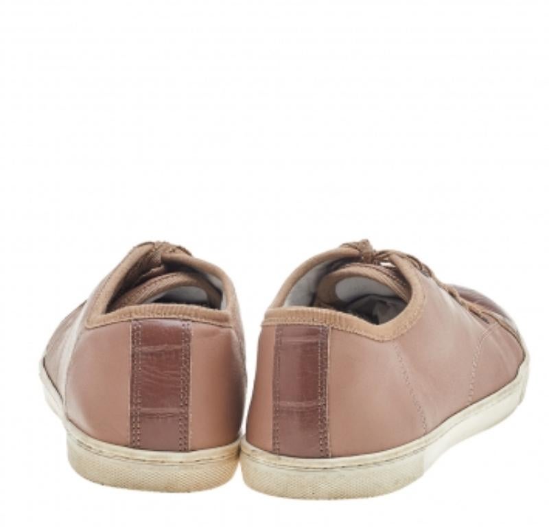 Lanvin Rosa, scarpe da ginnastica basse in pelle e goffratura di coccodrillo, taglia 37 In condizioni discrete in vendita a Dubai, Al Qouz 2